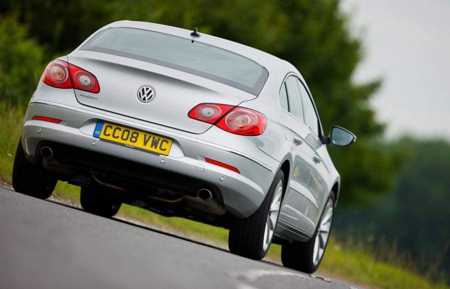  Volkswagen Passat CC GT 2009 года  (фото 2 из 13)